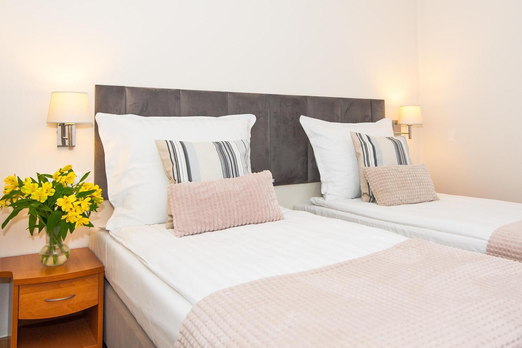 Hotel Awo Gniezno Zimmer foto